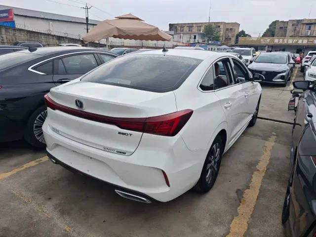 Changan Eado — Фото автомобиля 16