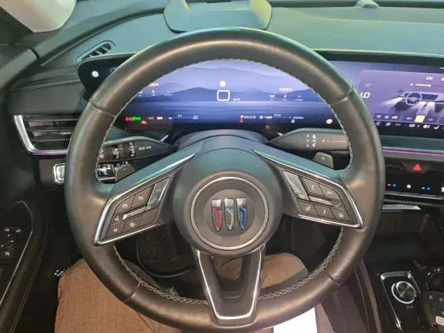Buick Envision Plus — Фото автомобиля 10