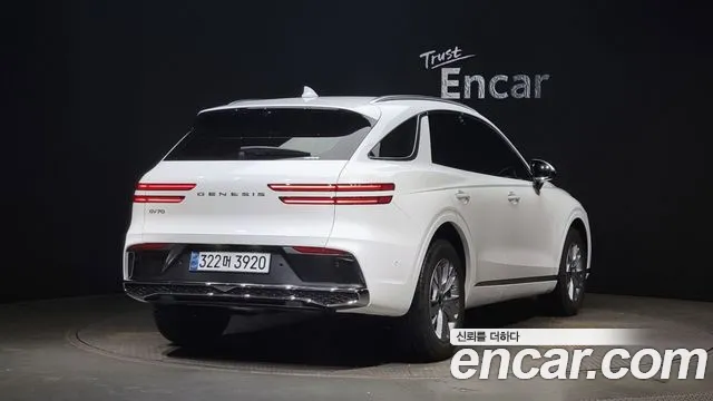 Genesis GV70 2.5T Бензин 2WD — Фото автомобиля 2