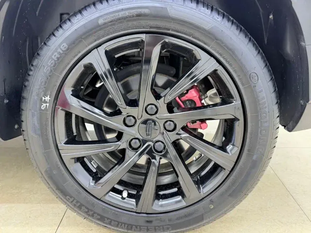 Geely Binyue — Фото автомобиля 23
