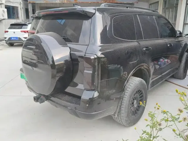 Tank Tank 500 EV 2024 Hi4-T Black Warrior Edition — Фото автомобиля 3