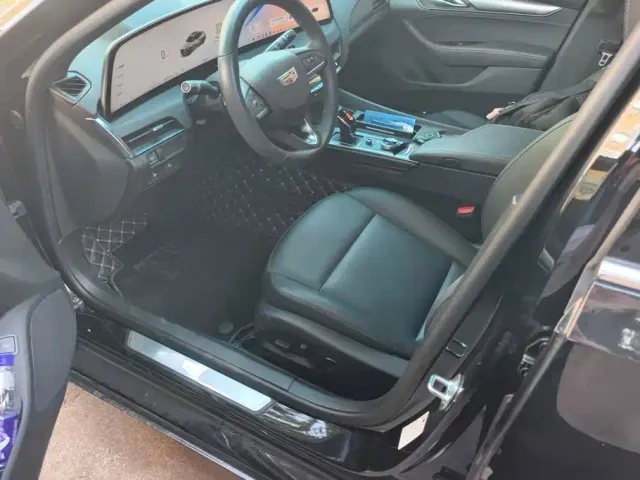 Cadillac CT5 — Фото автомобиля 9
