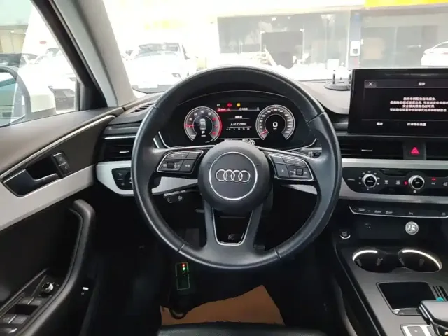 Audi A4L — Фото автомобиля 10