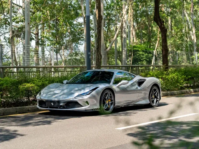 Фотография автомобиля — Ferrari F8