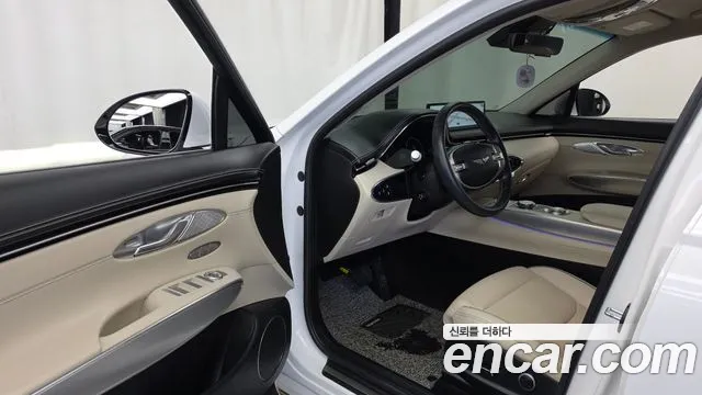 Genesis GV70 — Фото автомобиля 15