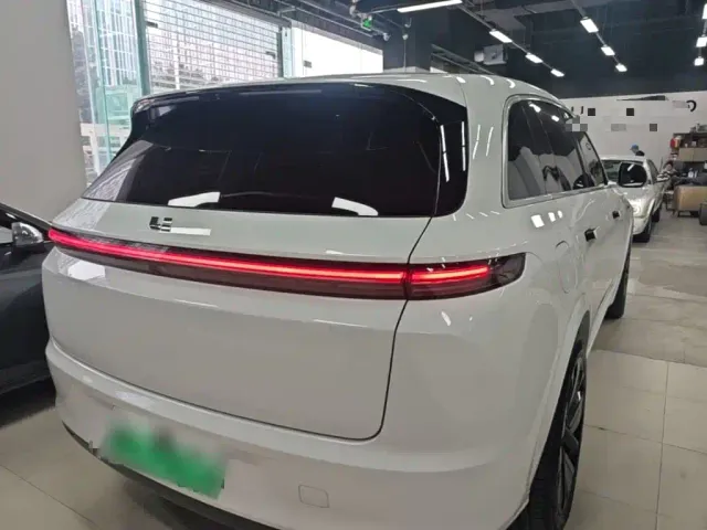 Li Auto L7 — Фото автомобиля 6