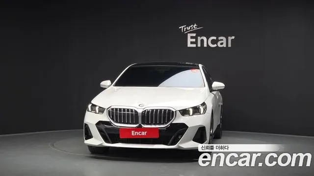BMW 5-Series — Фото автомобиля 2