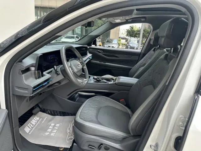 Ford Edge — Фото автомобиля 11