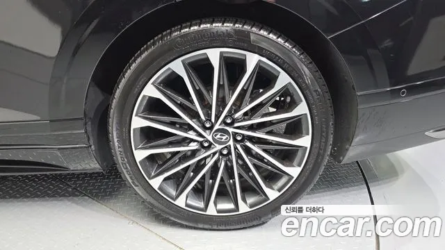 Hyundai Grandeur GN7 — Фото автомобиля 4