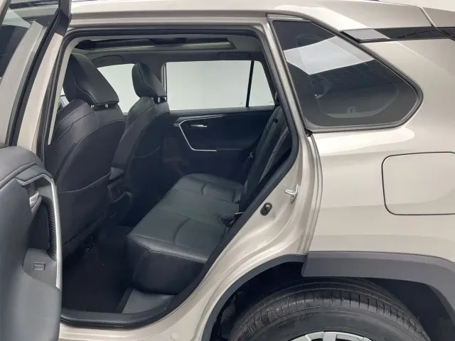 Toyota Wildlander — Фото автомобиля 10