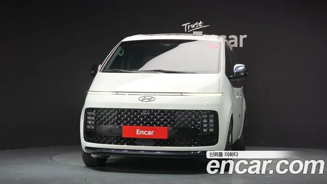 Hyundai Staria Staria L3.5 Lounge 9 мест — Фото автомобиля 3