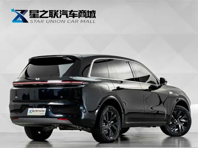 Li Auto L8 — Фото автомобиля 6