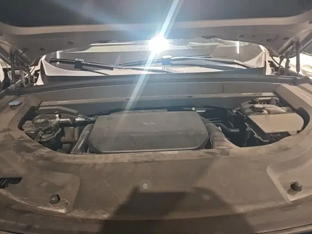 Li Auto L8 — Фото автомобиля 19