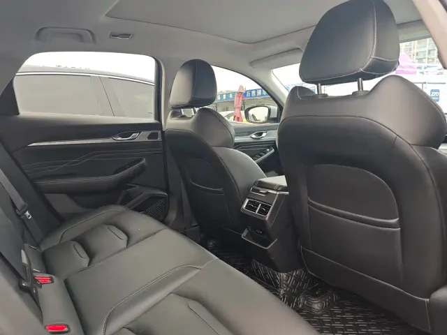 Geely Xingrui — Фото автомобиля 8