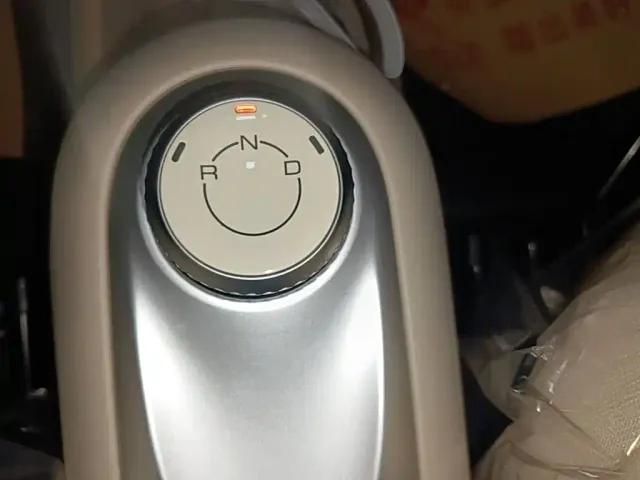 Wuling Hongguang Mini EV — Фото автомобиля 13