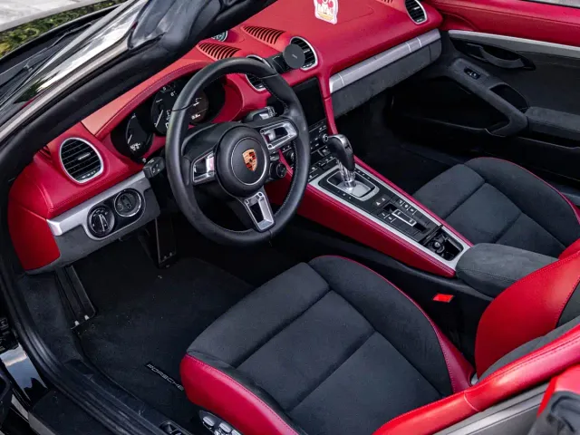 Porsche 718 — Фото автомобиля 14