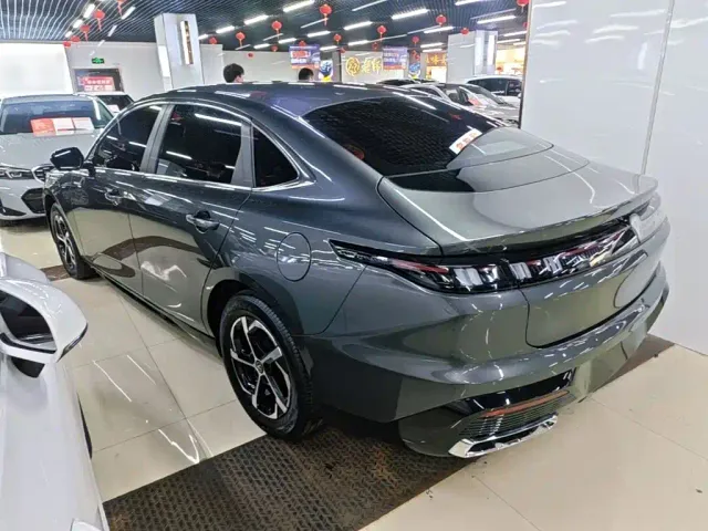 Changan Eado — Фото автомобиля 4