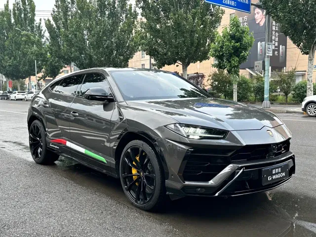 Lamborghini Urus — Фото автомобиля 4