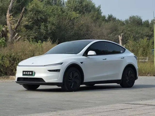 Фотография автомобиля — Tesla Model Y