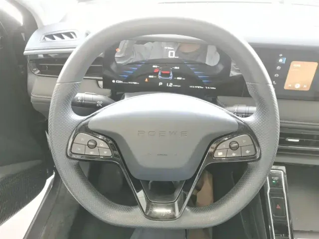 Roewe i5 — Фото автомобиля 10