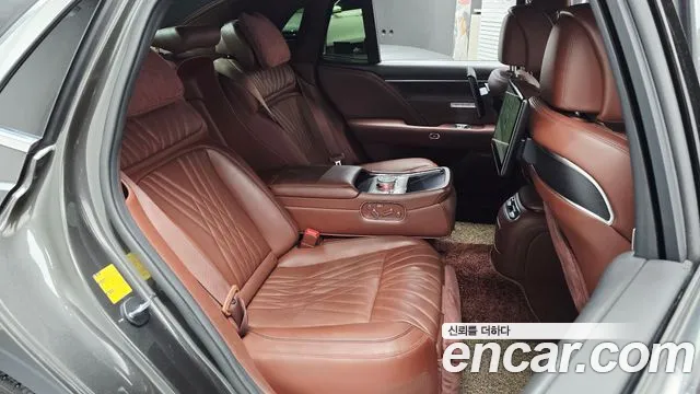 Genesis G90 — Фото автомобиля 11