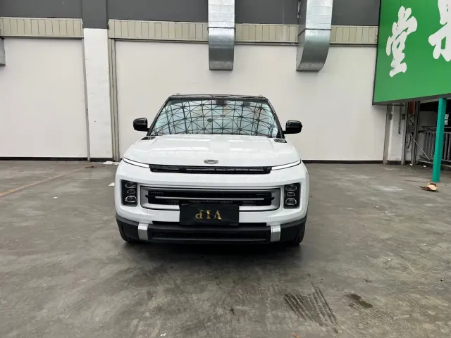 Geely ICON — Фото автомобиля 2