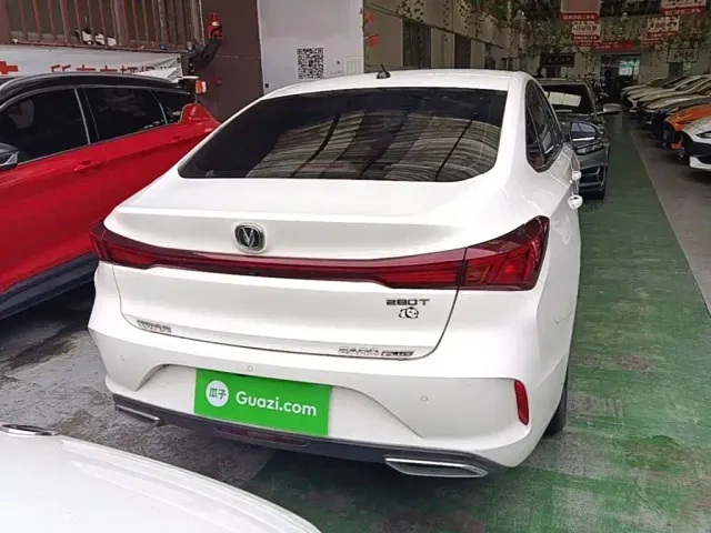 Changan Eado — Фото автомобиля 3