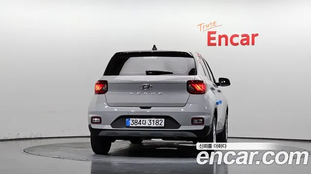 Hyundai Venue — Фото автомобиля 4