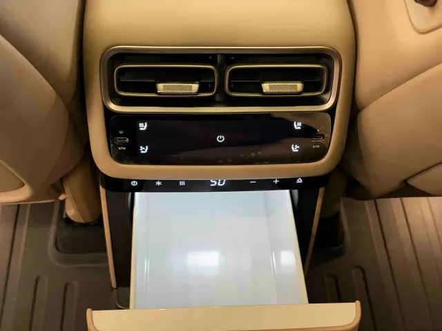Li Auto i6 — Фото автомобиля 14