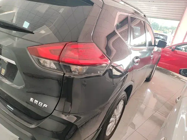 Nissan X-Trail — Фото автомобиля 6
