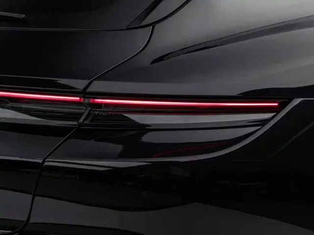 Porsche Taycan — Фото автомобиля 14