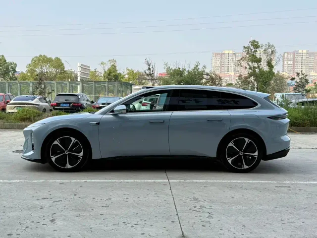 Nio ET5 Touring — Фото автомобиля 3