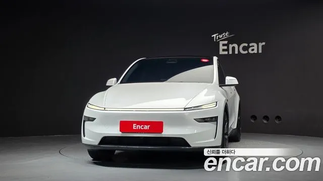 Tesla Model Y — Фото автомобиля 3
