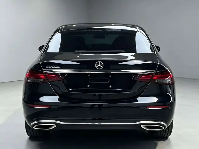 Mercedes-Benz E-Class — Фото автомобиля 7