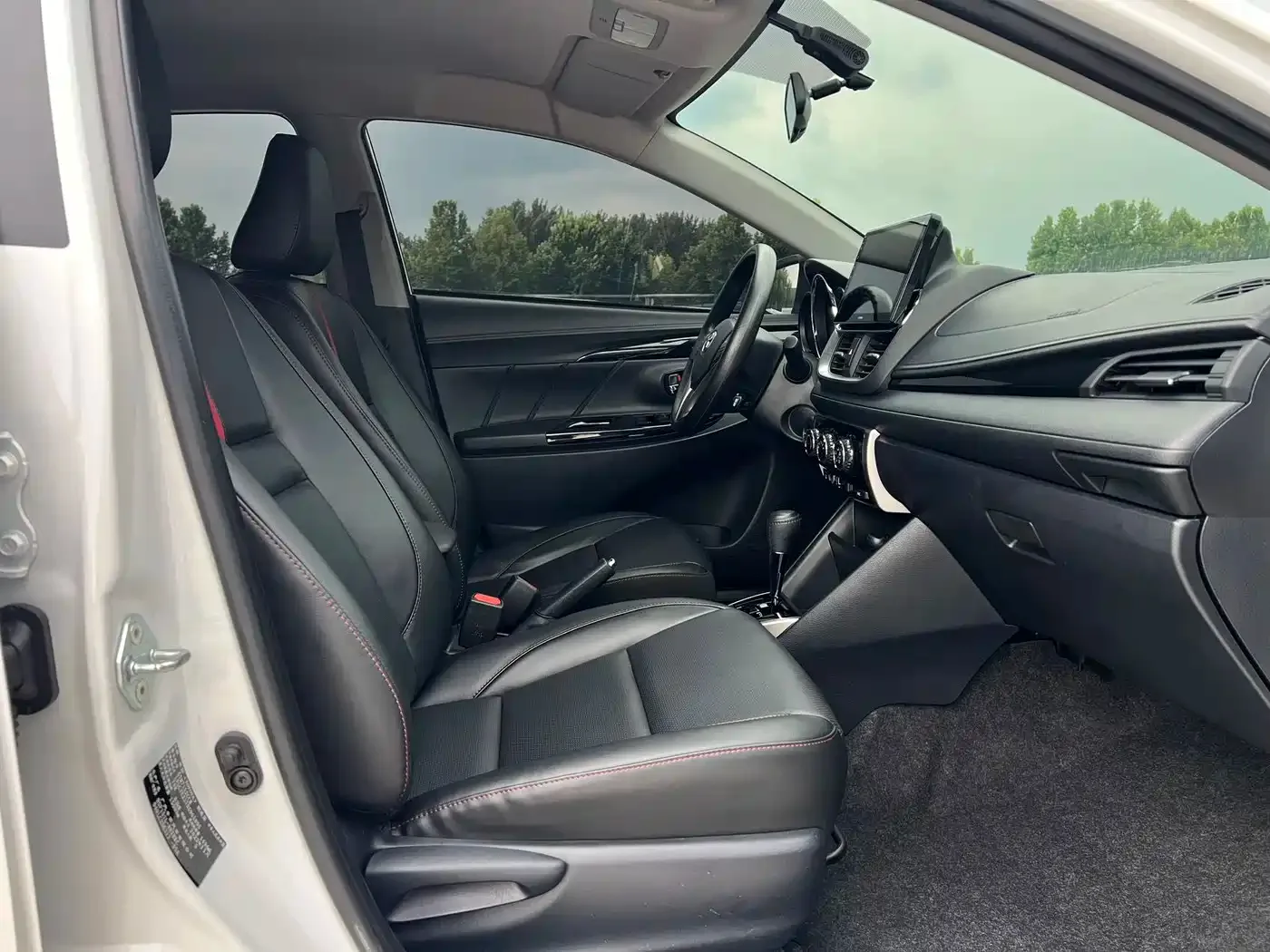 Toyota YARiS L Zhi Xuan 2022 Zhi Xuan X 1.5L CVT Luxury PLUS Edition — Фото автомобиля 11