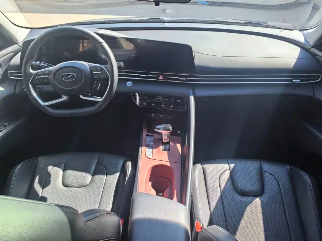 Hyundai Elantra — Фото автомобиля 8