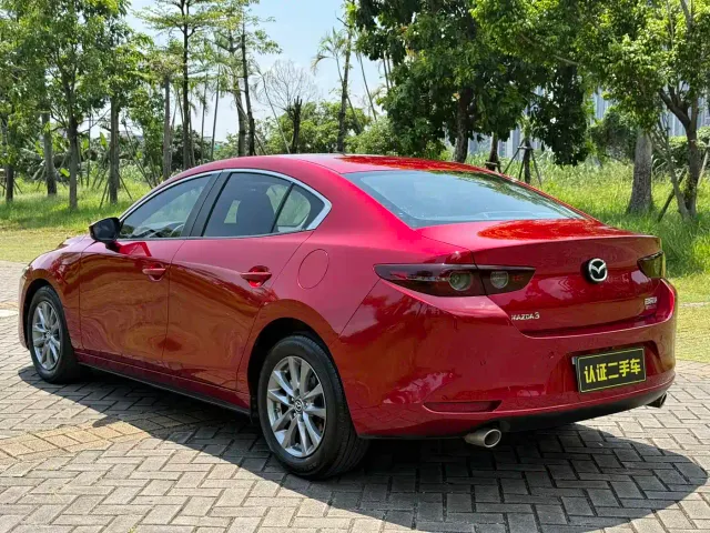 Mazda Axela — Фото автомобиля 6