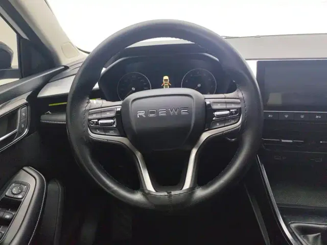 Roewe i5 — Фото автомобиля 15