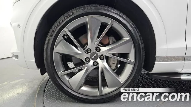 Genesis GV70 2.5T Бензин AWD — Фото автомобиля 5