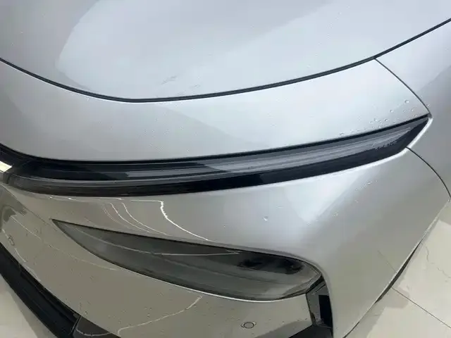 Xpeng P7+ — Фото автомобиля 16