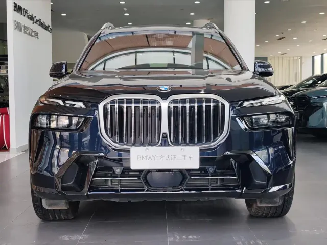 BMW X7 — Фото автомобиля 2