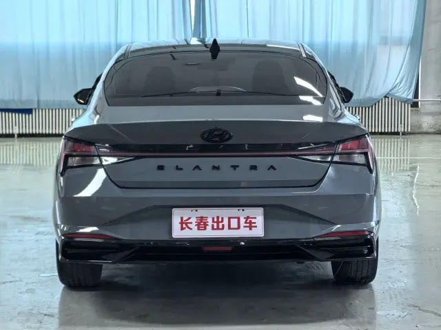 Hyundai Elantra — Фото автомобиля 5