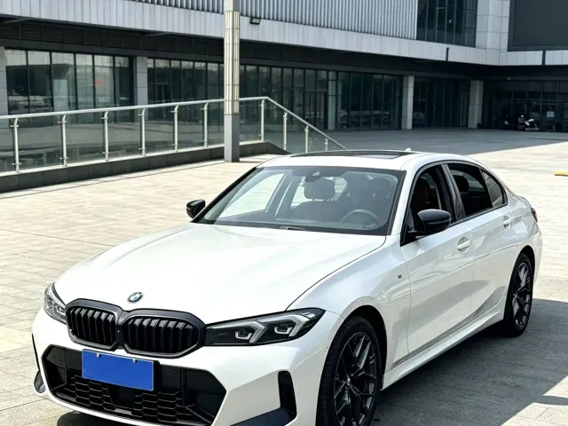 Фотография автомобиля — BMW 3 Series