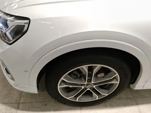 Audi Q3 — Фото автомобиля 22