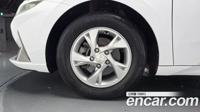 Hyundai Avante CN7 — Фото автомобиля 5