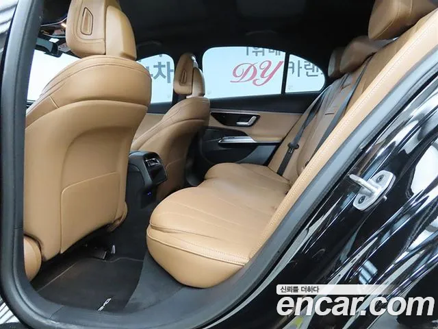 Mercedes-Benz E-Class — Фото автомобиля 6