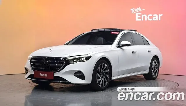 Фотография автомобиля — Mercedes-Benz E-Class
