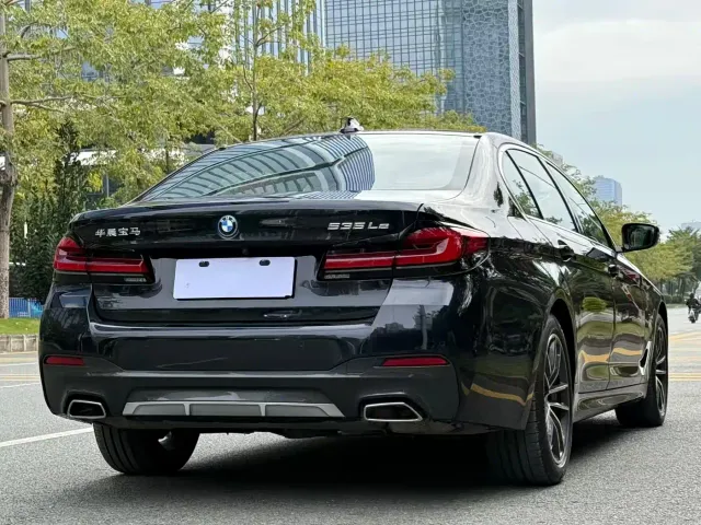 BMW 5 Series — Фото автомобиля 18