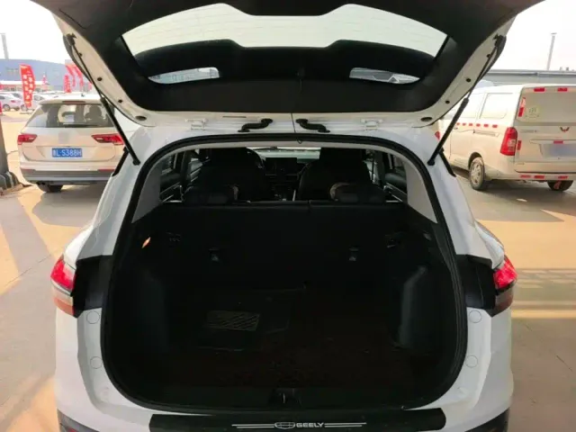 Geely Binyue — Фото автомобиля 18