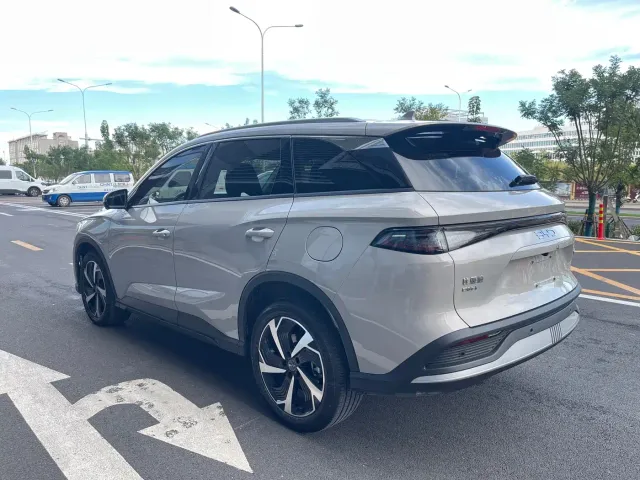 BYD Seal 05 DM-i — Фото автомобиля 9